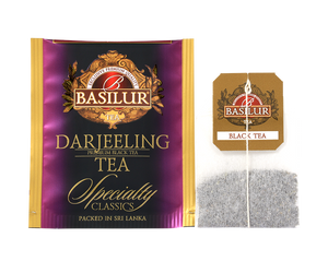 Basilur Darjeeling - czarna herbata indyjska w ozdobnej, fioletowej kopercie.