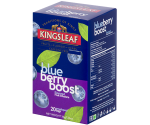 Kingsleaf Blueberry Boost – bezkofeinowa herbata z dodatkiem hibiskusa, pomarańczy, jabłka, stewii, mięty pieprzowej, cykorii oraz naturalnego aromatu borówki. Ozdobne pudełko skrywa w swoim wnętrzu 20 torebek zapakowanych pojedynczo w koperty.