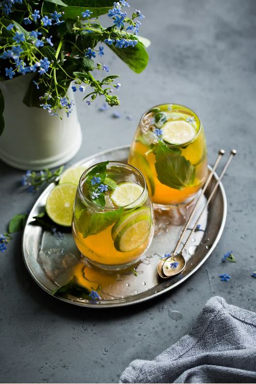 How to prepare refreshing tea with mint?