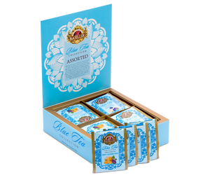 Basilur Blue Tea Assorted – zestaw zielonych herbat cejlońskich w 4 odsłonach smakowych, które zaparzają się na piękny niebieski kolor. Saszetki zostały umieszczone w zdobionej herbaciarce.