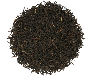 Basilur Captain’s Tea & Gampola – zestaw 2 czarnych herbat zamkniętych w pięknie zdobione puszki, które nachodzą na siebie. 