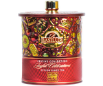 Basilur Joyful Celebrations - czarna herbata cejlońska z dodatkiem cynamonu, kwiatów pomarańczy oraz aromatu jabłka i pomarańczy. Ozdobne opakowanie w formie metalowej puszki ze świątecznym motywem.