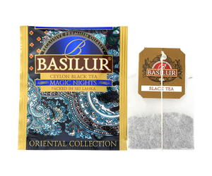 Basilur Magic Nights - herbata czarna eskpresowa z dodatkiem naturalnego aromatu truskawki, moreli, ananasa i papai. Niebieska, ozdobna koperta z orientalnym motywem. 