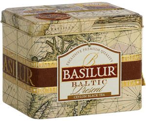 Basilur Present Baltic - czarna herbata cejlońska z dodatkiem truskawki, niebieskiej malwy, chabru, amarantusa oraz aromatu winogron i wanilii. Zdobiona puszka przypominająca szkatułkę.