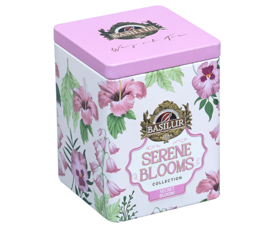 Basilur Secret Bloom - listki czarnej herbaty cejlońskiej Pekoe 1 z dodatkiem lawendy, nagietka oraz naturalnym aromatem lawendy i cytryny. Mini puszka w pastelowych kolorach.