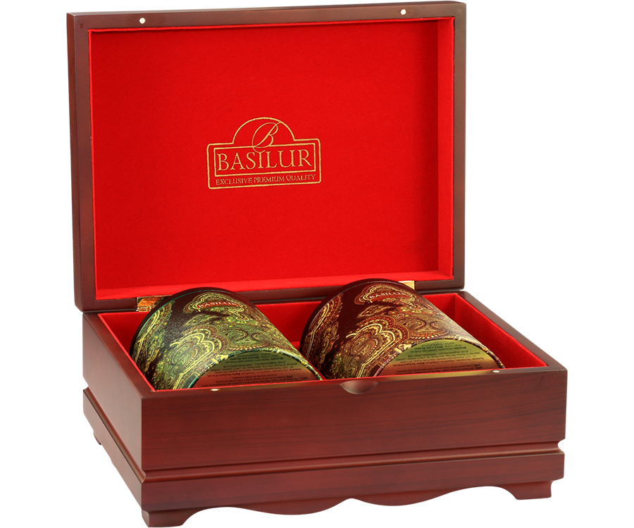 Basilur Oriental Collection 3 – zestaw 2 smaków herbaty z kolekcji Orientalnej w puszkach umieszczonych w drewnianym ekspozytorze.