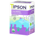 Tipson Calming – organiczna mieszanka dzikiej róży, rumianku, tulsi, lukrecji, cynamonu, ashwagandhy, imbiru oraz trawy cytrynowej. Kopertowane saszetki zostały umieszczone w opakowaniu ozdobionym grafiką grupki ludzi spędzających czas na świeżym powietrzu.