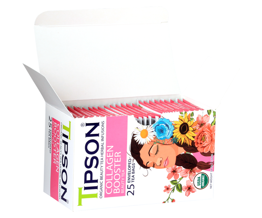 Tipson Collagen Booster – organiczna mieszanka zielonej herbaty, dzikiej róży, korzenia lukrecji, hibiskusa, wąkroty azjatyckiej (gotu kola) oraz liści pokrzywy na piękną o zdrową cerę. Kopertowane saszetki zostały umieszczone w ozdobnym opakowaniu.