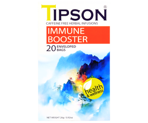 Tipson Immune Booster – ziołowa mieszanka mięty pieprzowej, owoców róży, kopru włoskiego, trawy cytrynowej, rooibosa i lukrecji na wzmocnienie odporności. Kopertowane saszetki zostały umieszczone w ozdobnym opakowaniu z motywem górskiego krajobrazu o poranku.