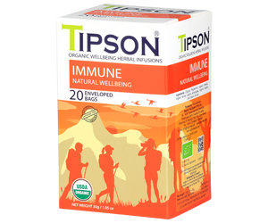 Tipson Immune – organiczna mieszanka z mięty pieprzowej, dzikiej róży, kopru włoskiego, trawy cytrynowej, rooibosa i lukrecji. Kopertowane saszetki zostały umieszczone w opakowaniu ozdobionym grafiką grupki ludzi spędzających czas na górskiej wędrówce.