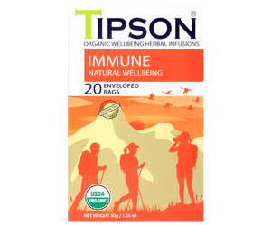 Tipson Immune – organiczna mieszanka z mięty pieprzowej, dzikiej róży, kopru włoskiego, trawy cytrynowej, rooibosa i lukrecji. Kopertowane saszetki zostały umieszczone w opakowaniu ozdobionym grafiką grupki ludzi spędzających czas na górskiej wędrówce.