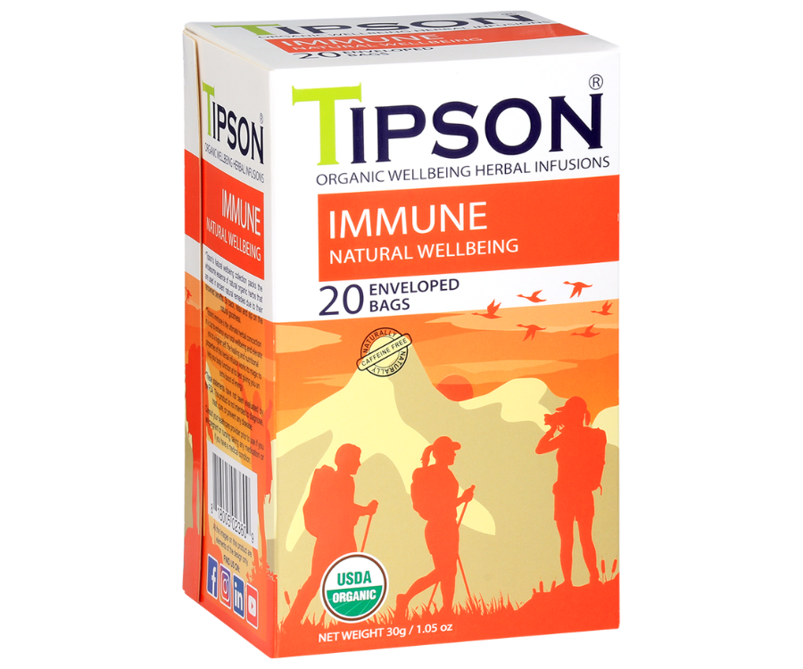 Tipson Immune – organiczna mieszanka z mięty pieprzowej, dzikiej róży, kopru włoskiego, trawy cytrynowej, rooibosa i lukrecji. Kopertowane saszetki zostały umieszczone w opakowaniu ozdobionym grafiką grupki ludzi spędzających czas na górskiej wędrówce.