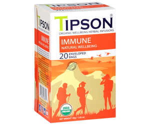 Tipson Immune – organiczna mieszanka z mięty pieprzowej, dzikiej róży, kopru włoskiego, trawy cytrynowej, rooibosa i lukrecji. Kopertowane saszetki zostały umieszczone w opakowaniu ozdobionym grafiką grupki ludzi spędzających czas na górskiej wędrówce.