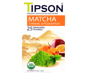 Tipson Matcha Turmeric & Passionfruit – organiczna matcha z dodatkiem zielonej herbaty, kurkumy i aromatu marakui. Kopertowane saszetki zostały umieszczone w ozdobnym opakowaniu.