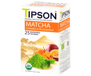 Tipson Matcha Turmeric & Passionfruit – organiczna matcha z dodatkiem zielonej herbaty, kurkumy i aromatu marakui. Kopertowane saszetki zostały umieszczone w ozdobnym opakowaniu.