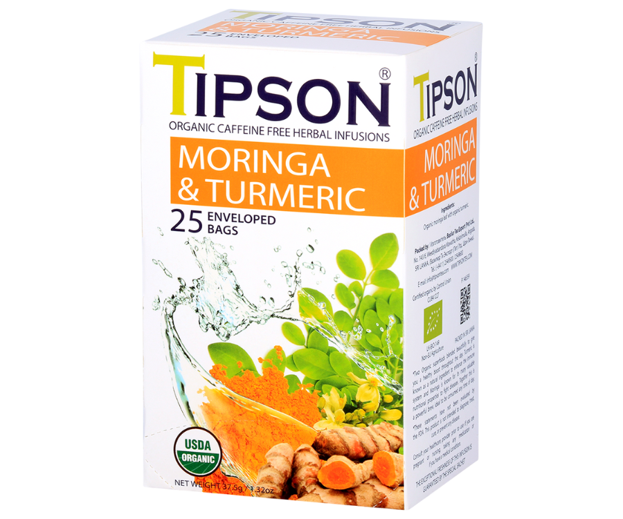 Tipson Moringa & Turmeric – ziołowa herbata z liśćmi moringi i kurkumą. Kopertowane saszetki zostały umieszczone w ozdobnym pudełku.