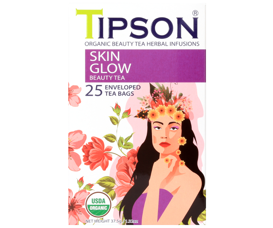 Tipson Skin Glow – organiczna mieszanka zielonej herbaty, hibiskusa, rumianku, mniszka lekarskiego, rooibosa i owoców dzikiej róży na spowolnienie procesu starzenia się skóry. Kopertowane saszetki zostały umieszczone w ozdobnym opakowaniu.