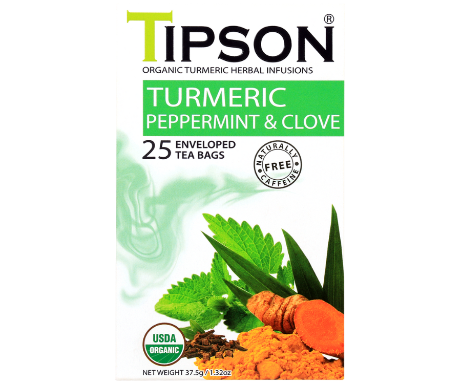 Tipson Turmeric Peppermint & Clove – ziołowa herbata z trawą cytrynową, goździkami, rumiankiem, kurkumą, miętą pieprzową, moringą i bazylią. Kopertowane saszetki zostały umieszczone w ozdobnym pudełku.