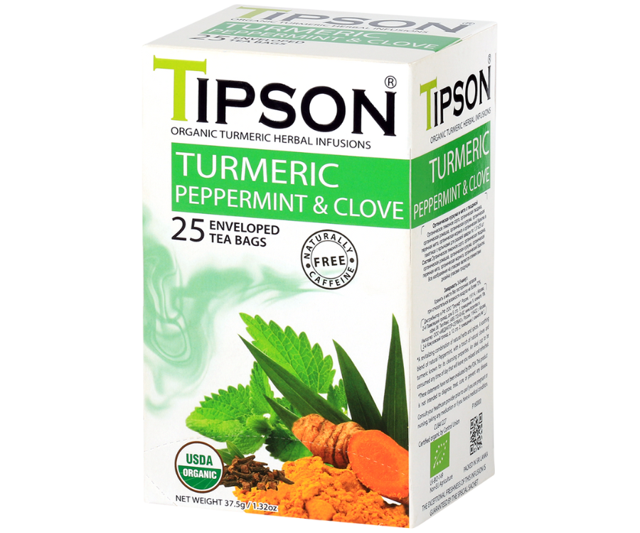 Tipson Turmeric Peppermint & Clove – ziołowa herbata z trawą cytrynową, goździkami, rumiankiem, kurkumą, miętą pieprzową, moringą i bazylią. Kopertowane saszetki zostały umieszczone w ozdobnym pudełku.