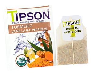 Tipson Turmeric Vanilla & Cinnamon – ziołowa herbata z cynamonem, trawą cytrynową, kurkumą, rumiankiem i wanilią. Kopertowane saszetki zostały umieszczone w ozdobnym pudełku.