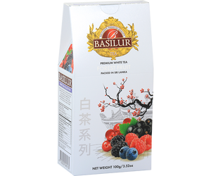 Basilur White Tea Forest Fruit - biała herbata cejlońska z dodatkiem owoców leśnych. Białe, ozdobne pudełko z motywem owoców i logo Basilur.